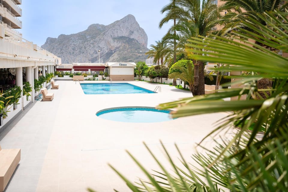 Solarium, Swimming pool