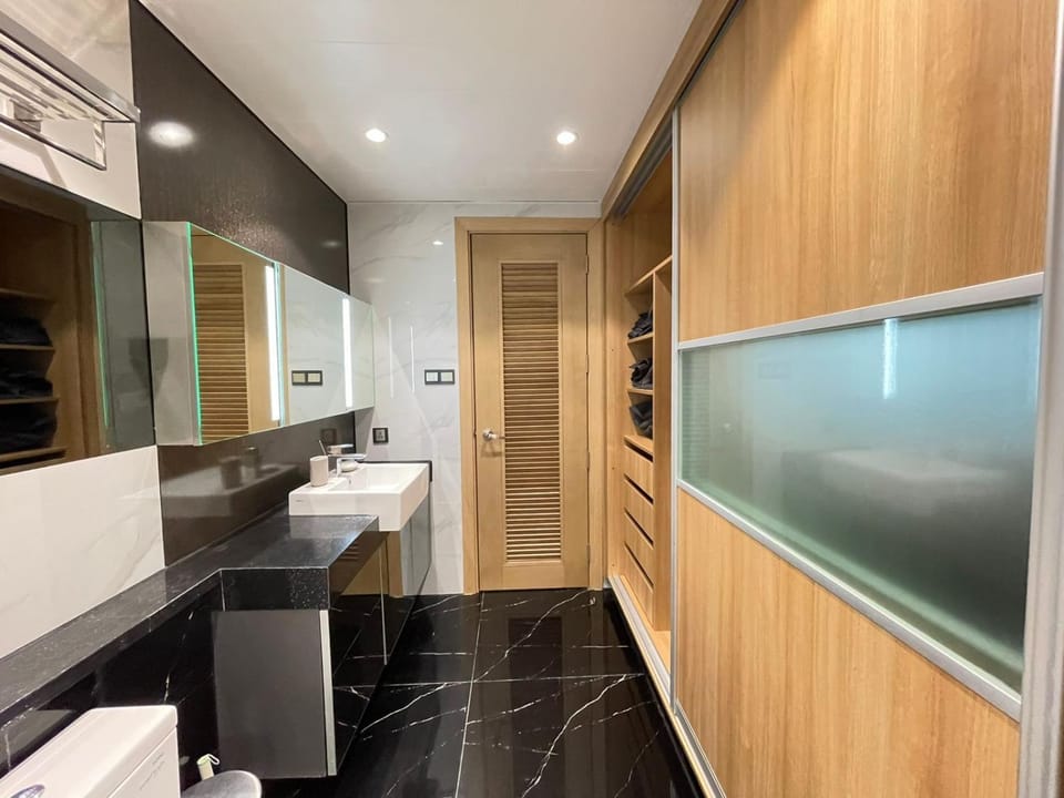 Hi-rise 1BR at One Euphoria near to the new Red Street & Fast Wi-Fi Apartment in Angeles