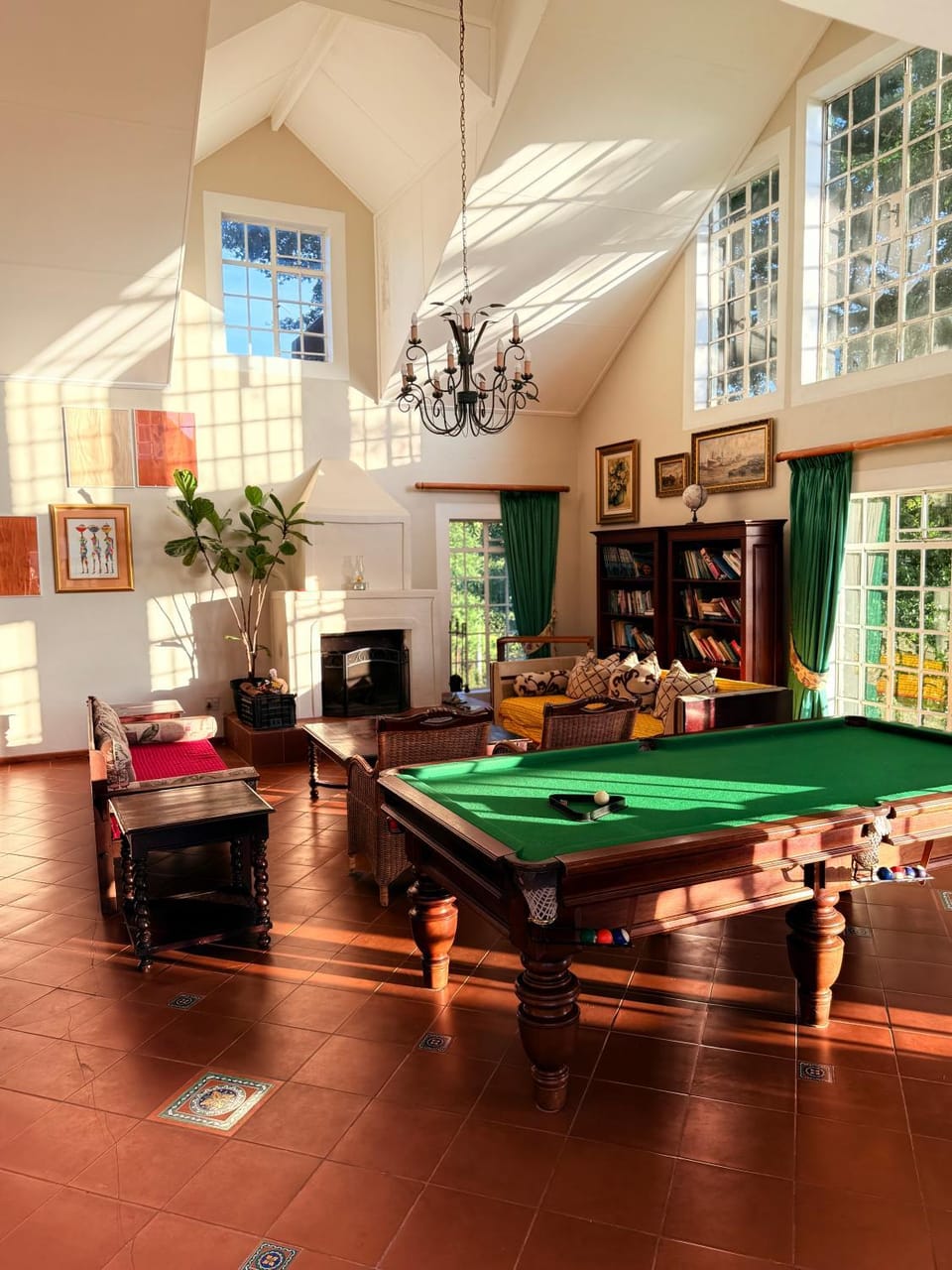 Billiard, Game Room