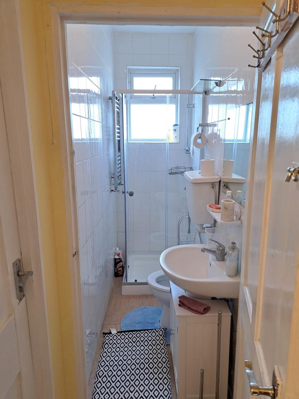 London ILFORD town house Bed and Breakfast in Barking