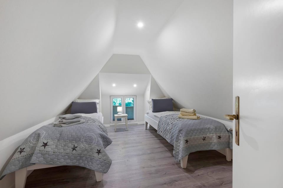 Property building, Living room, Bedroom