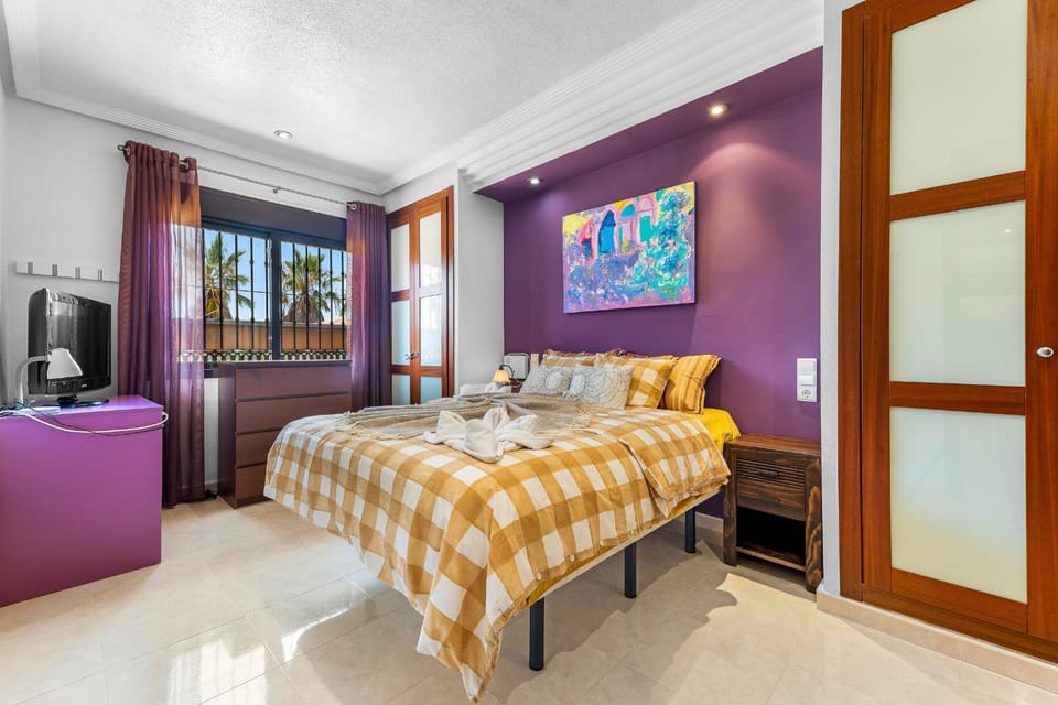 Bed, Bedroom