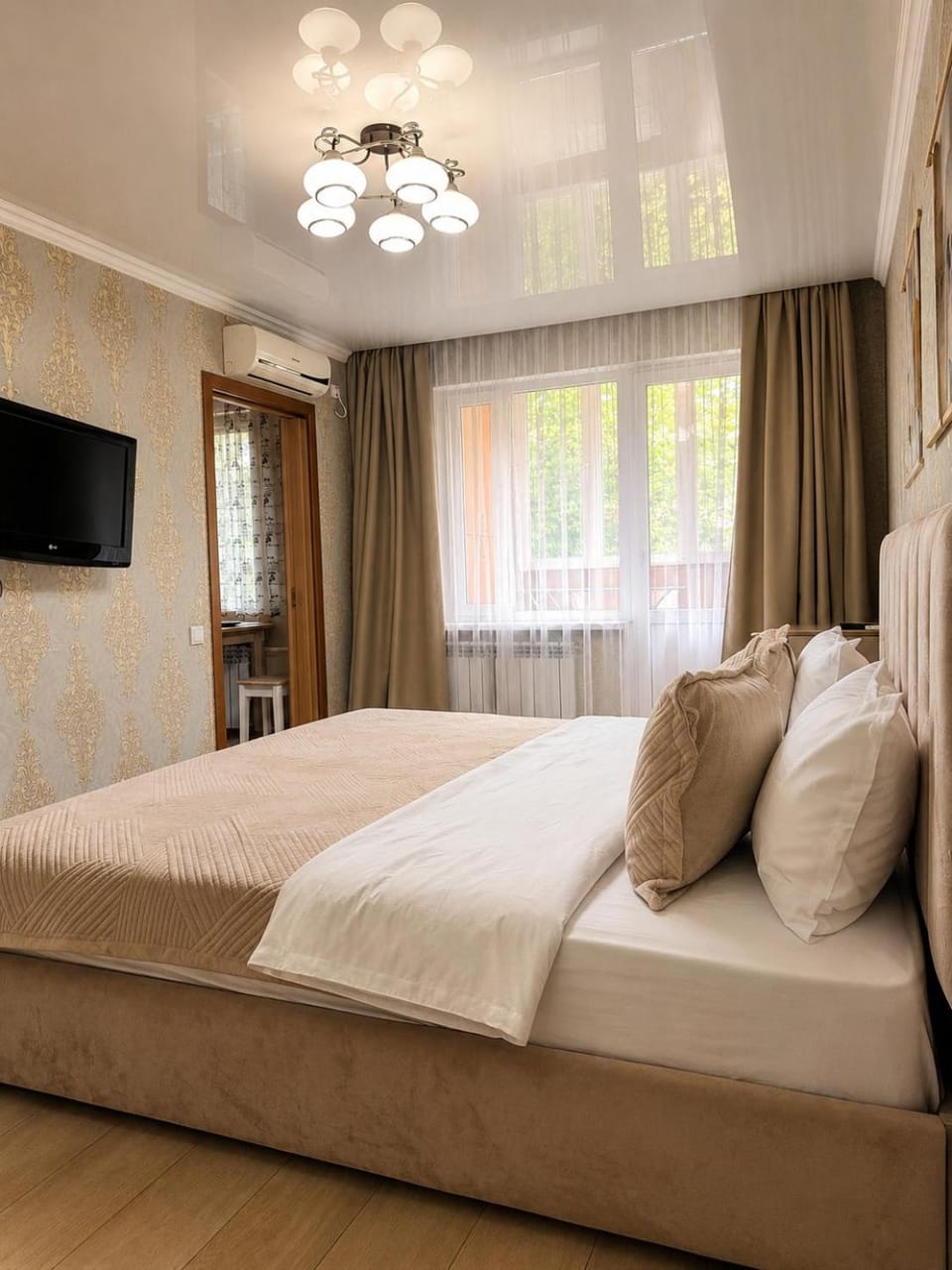 Квартира Светлая 2-к рядом с Аэровокзалом Apartment in Almaty