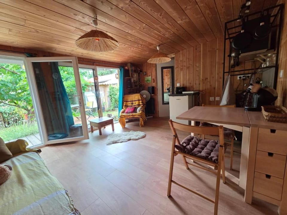 Studio bois avec terrasse et jardin bassin et océan House in Biganos