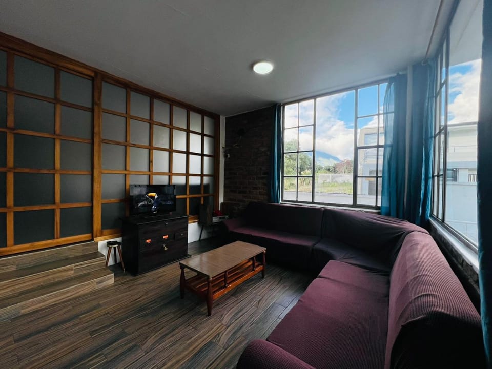 TV and multimedia, Living room, Seating area