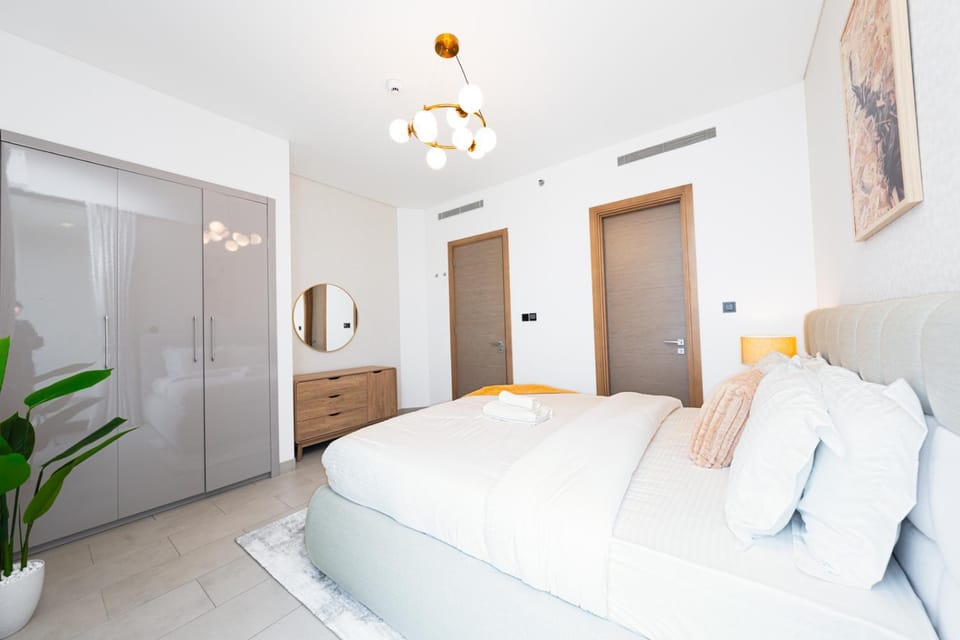 Bed, Photo of the whole room, Bedroom, wardrobe, air conditioner