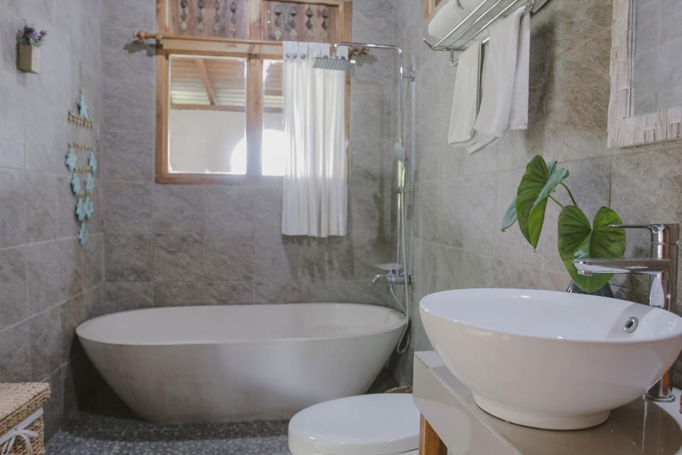 Shower, Toilet, Bathroom, Bath