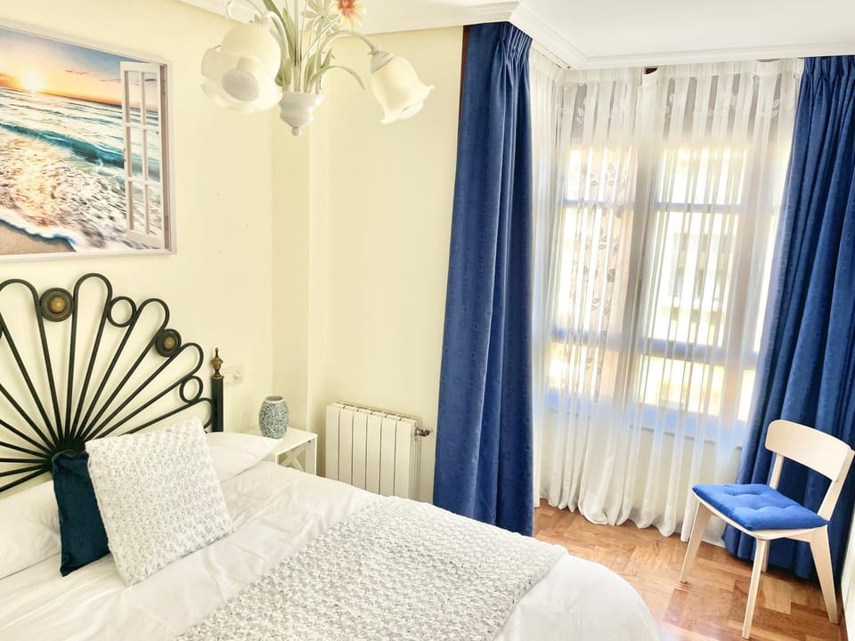 Cimadevilla 16 Apartment in Gijón