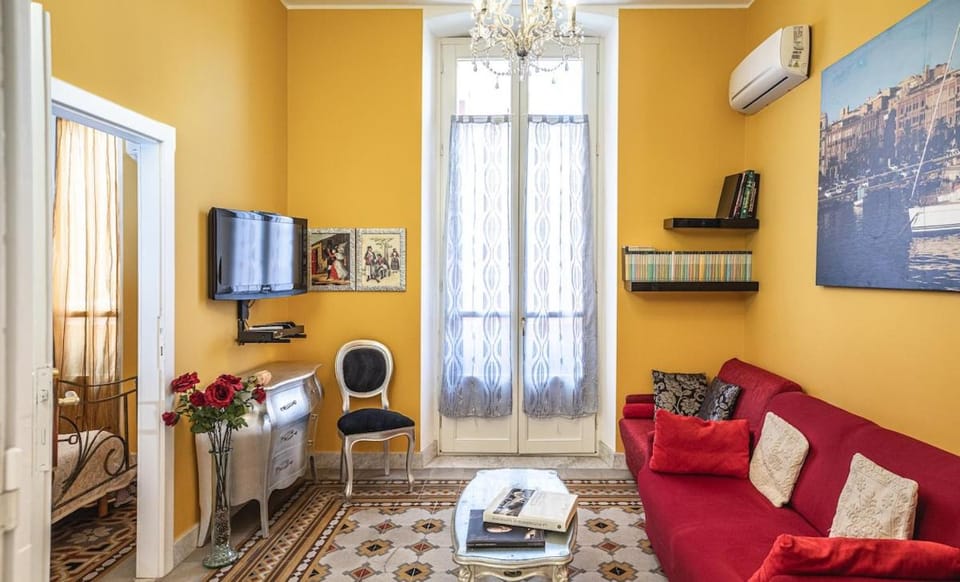 Centro Storico-House Live Express Apartment in Cagliari