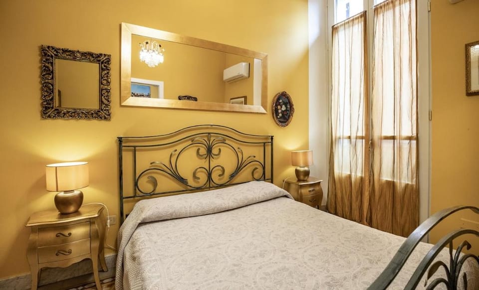 Centro Storico-House Live Express Apartment in Cagliari