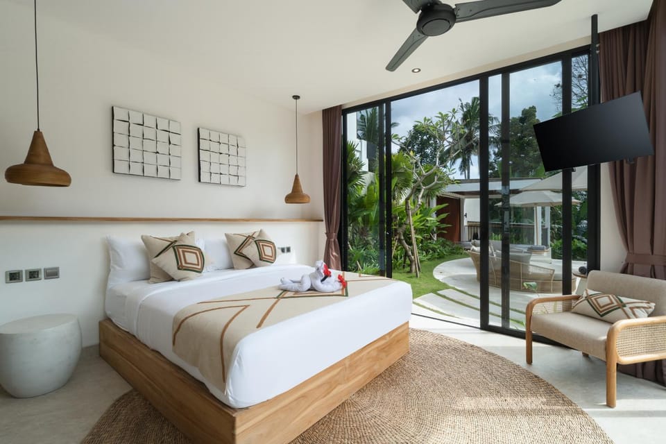 Bed, TV and multimedia, View (from property/room), Bedroom, air conditioner