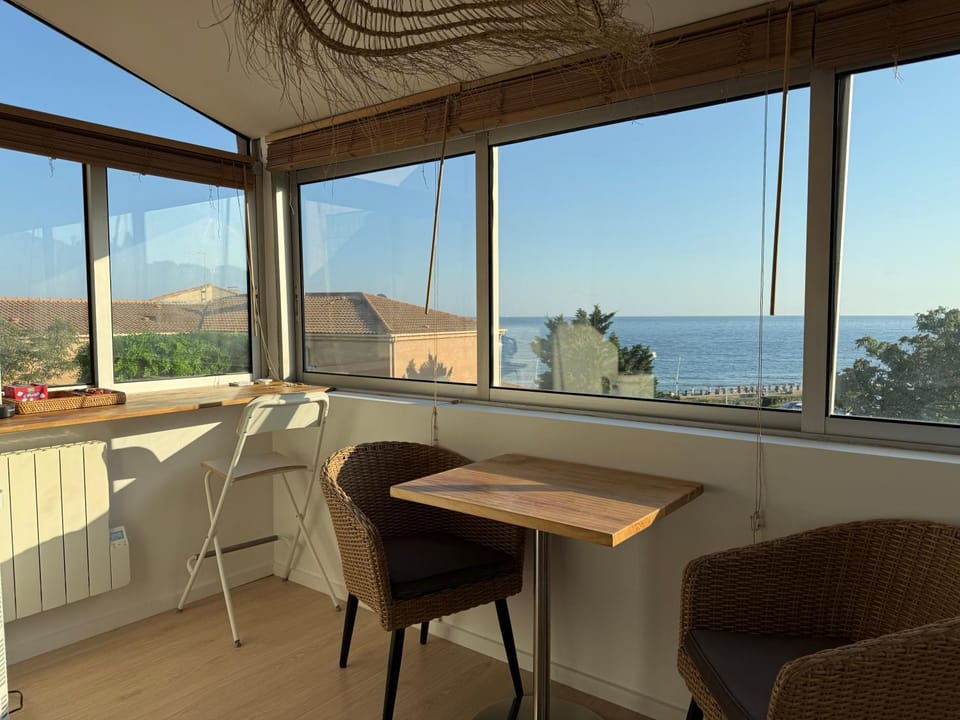 Superbe Vue Mer 50m de la plage Apartment in Sausset-les-Pins