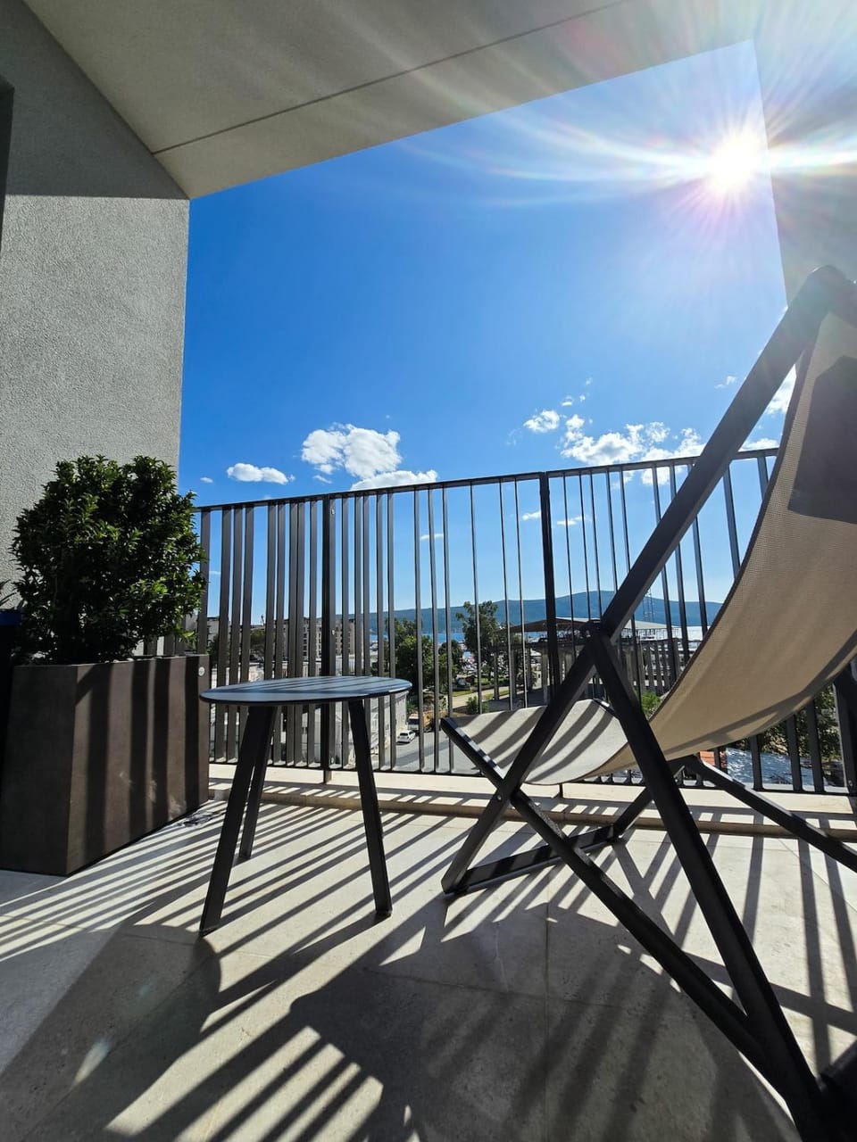 View (from property/room), Balcony/Terrace, sunbed