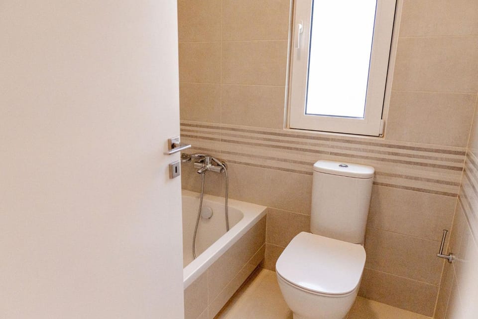 Shower, Toilet, Bathroom, Bath