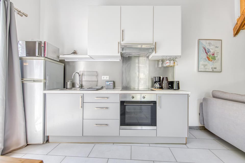 Kitchen or kitchenette, Living room