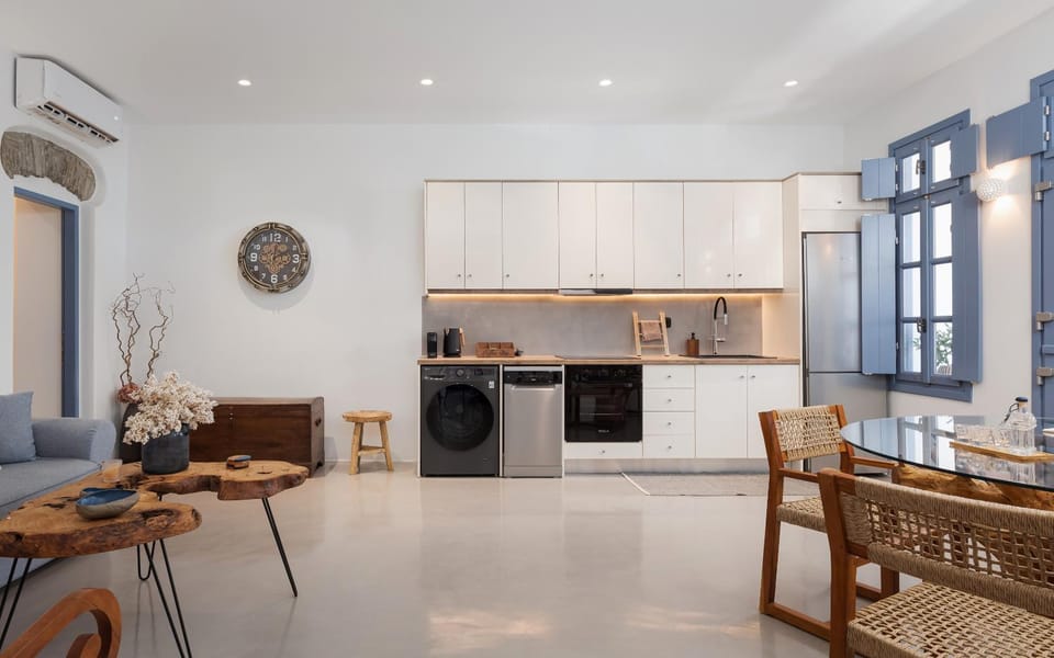 Kitchen or kitchenette, Living room, Dining area, oven, stove, toaster