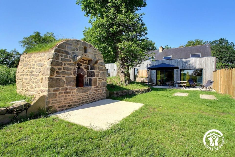 Liorh & tejtal - 11/12 pers House in Brittany