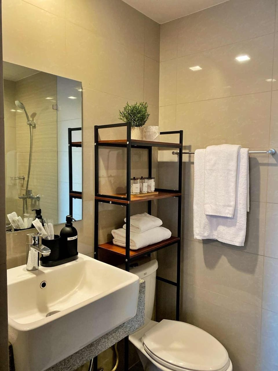 Bathroom, towels