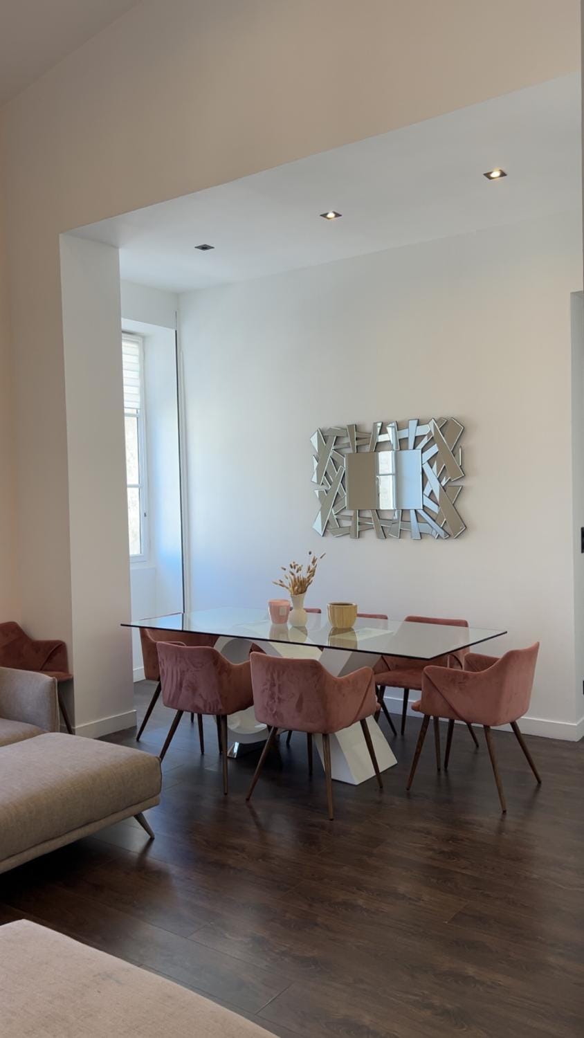 Living room, Seating area, Dining area