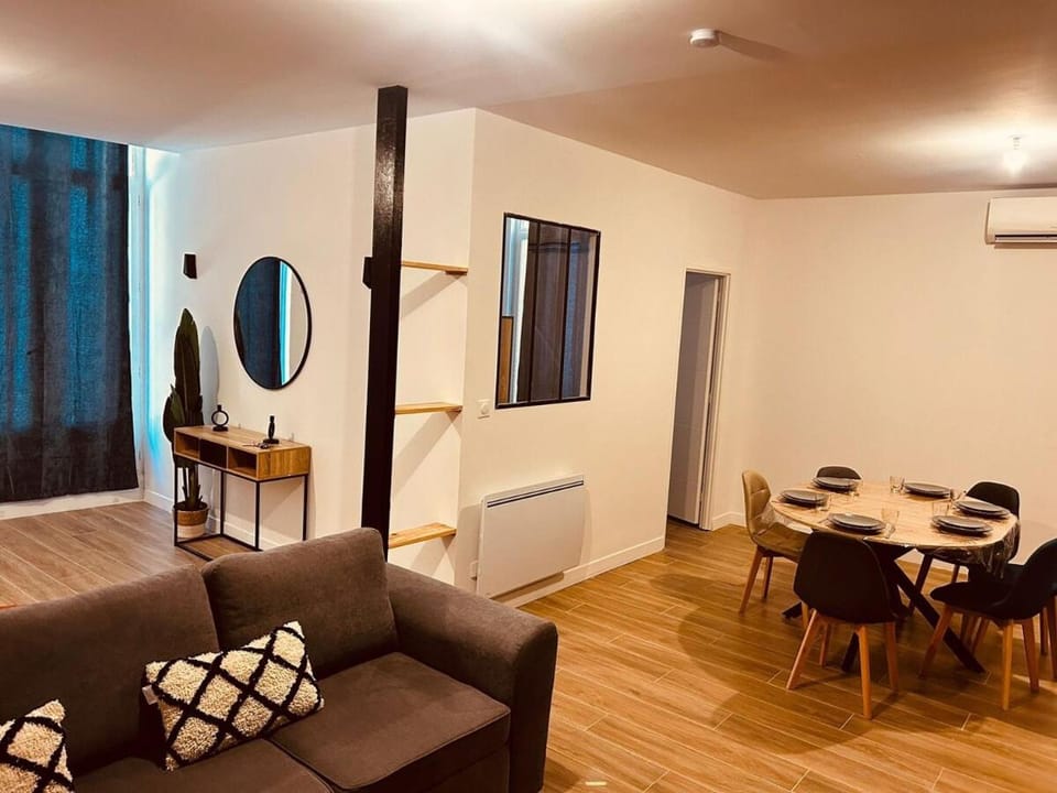 Au pied de la cathédrale Apartment in Béziers