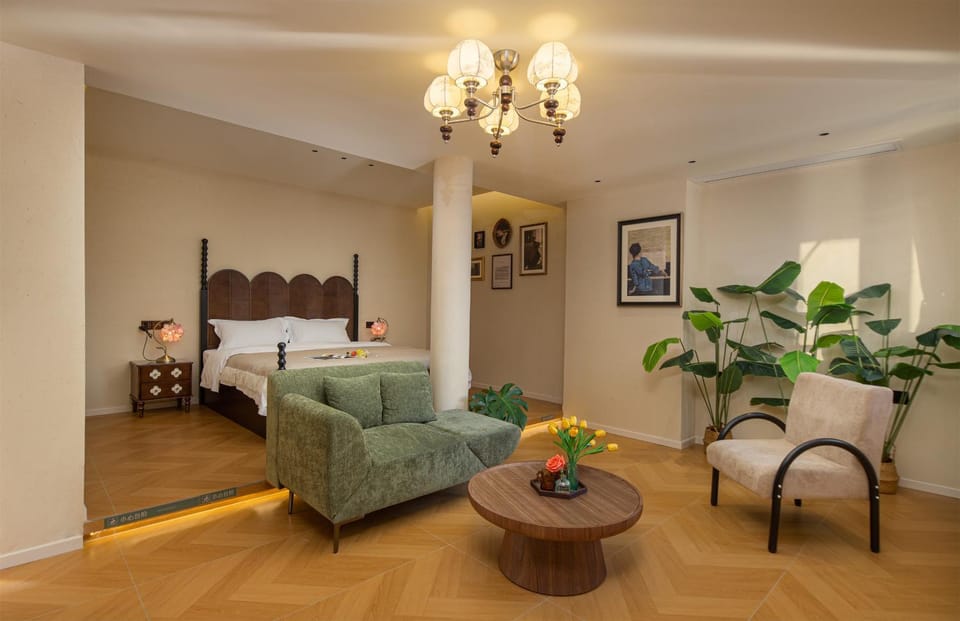 Bed, Living room, Photo of the whole room
