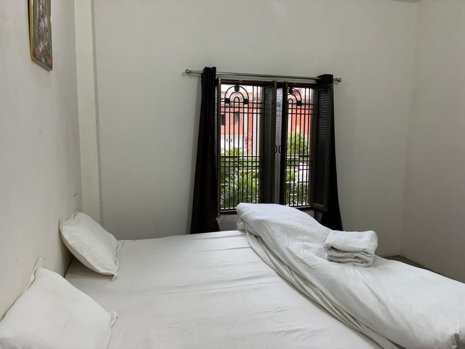 Bedroom, Internal: Not applicable to any particular room