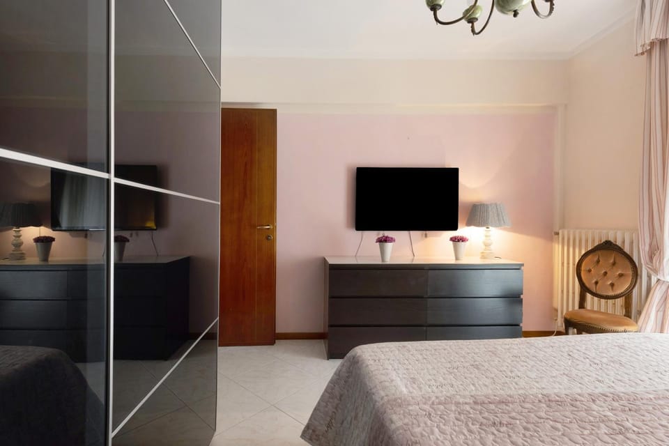 Living room, Bedroom