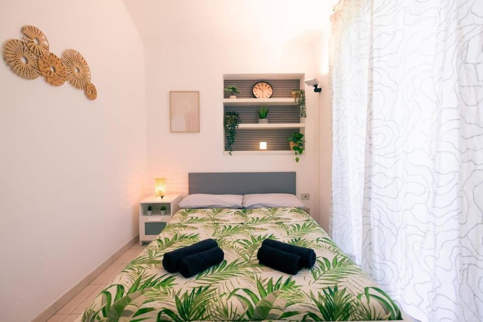 Bed, Photo of the whole room, Bedroom, towels, wardrobe