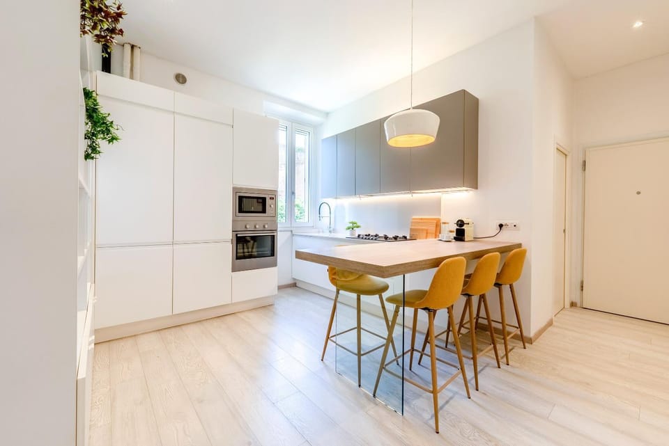 Kitchen or kitchenette, Dining area, microwave, oven, stove