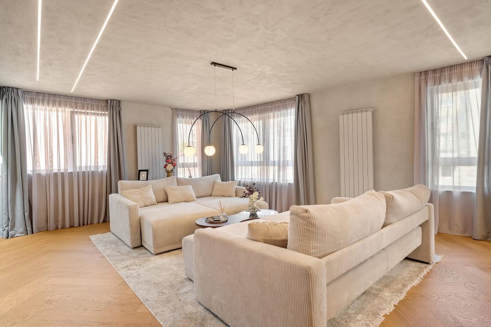 TV and multimedia, Living room, Seating area, heating, air conditioner