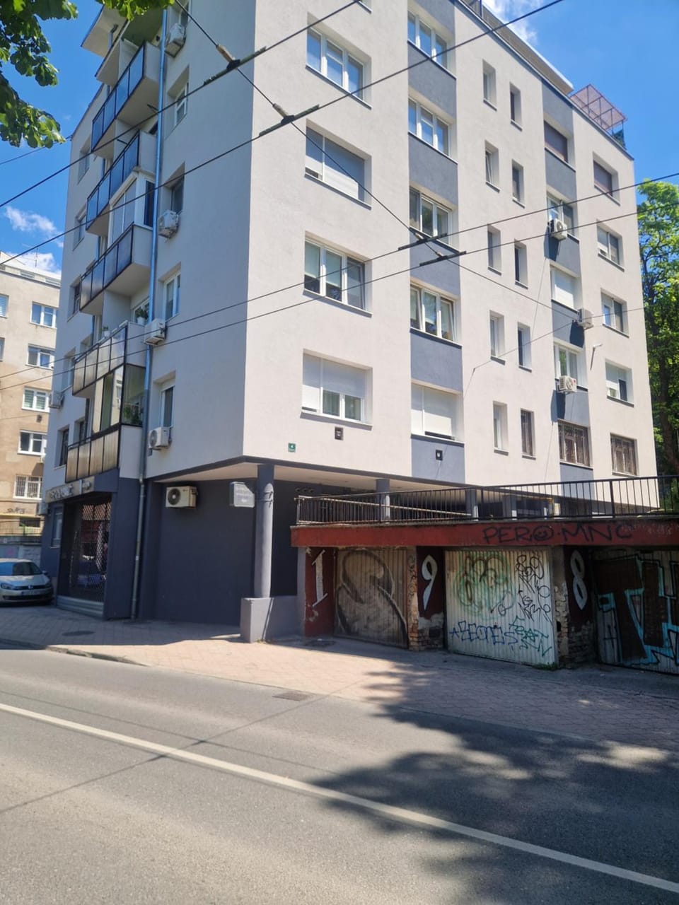Property building, Street view, Location