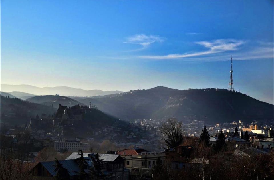 Day, Natural landscape, View (from property/room), City view, Landmark view, Mountain view, Street view, Quiet street view, Inner courtyard view