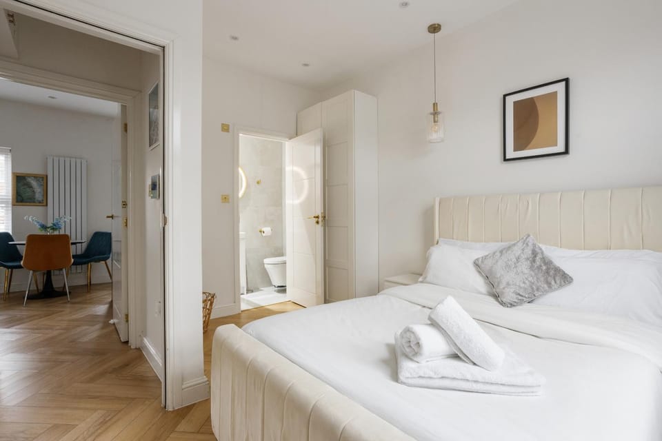Premium Luxe 1 Bedroom Apartment Camden Apartment in London Borough of Camden
