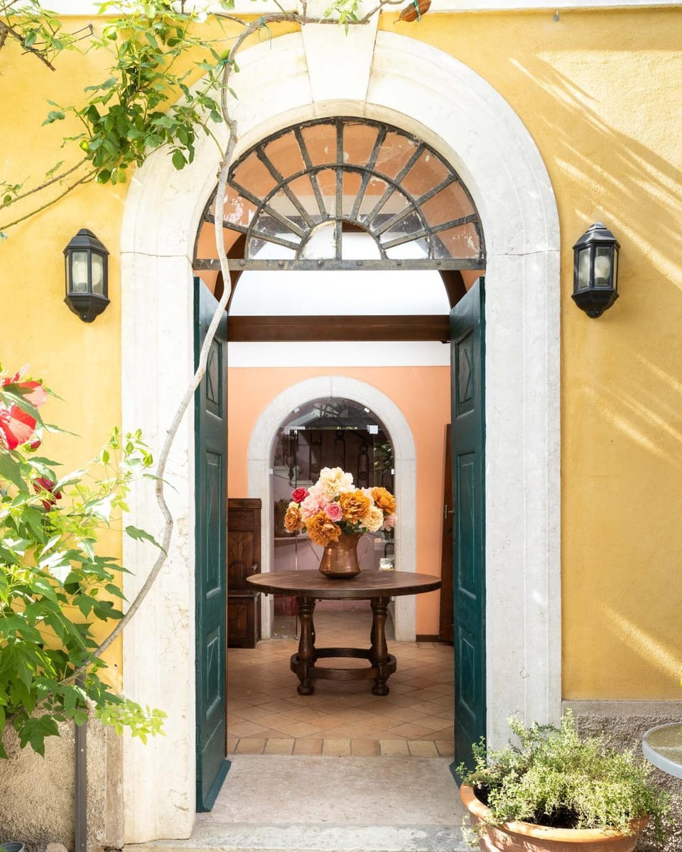 Facade/entrance