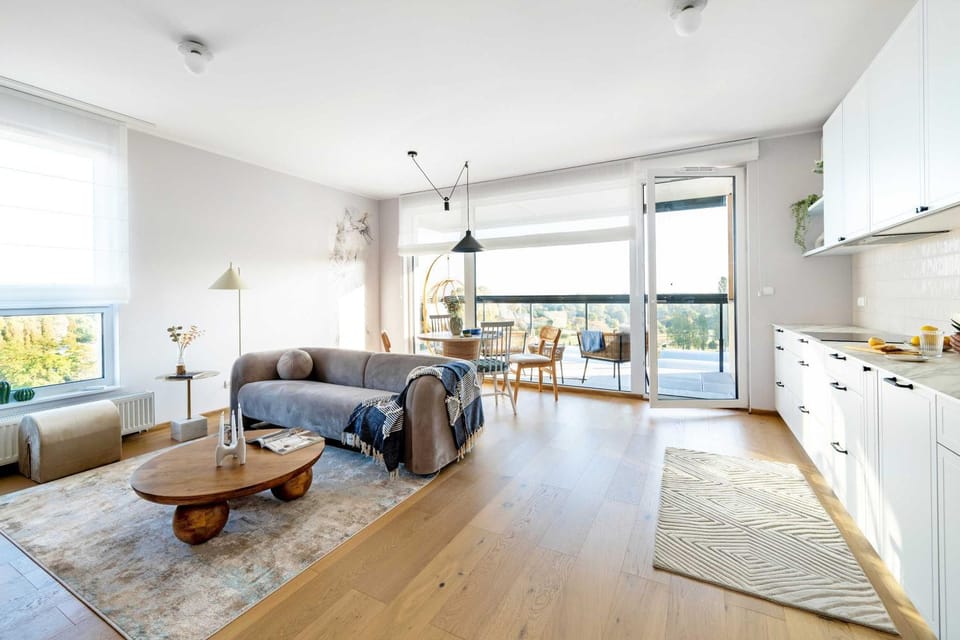 Kitchen or kitchenette, Living room, Seating area, Dining area