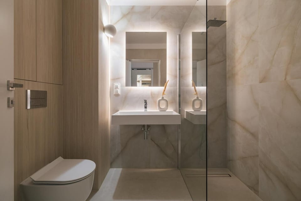 Shower, Toilet, Bathroom, towels