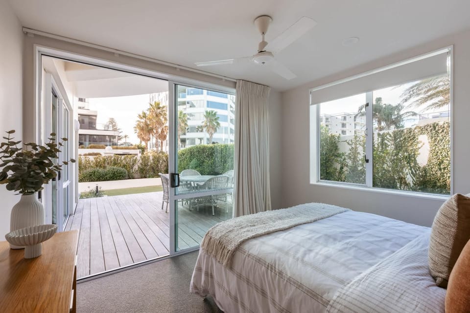 Sunny Courtyard Dreaming Downtown with Pool & Gym Apartment in Bay Of Plenty