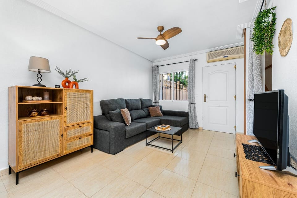 Communal lounge/ TV room, Living room