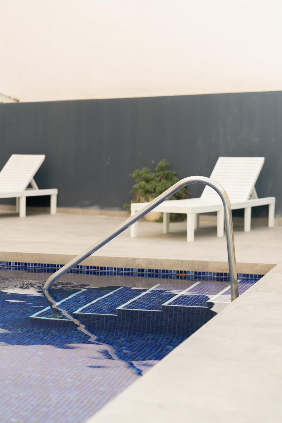 Pool view, Swimming pool, sunbed