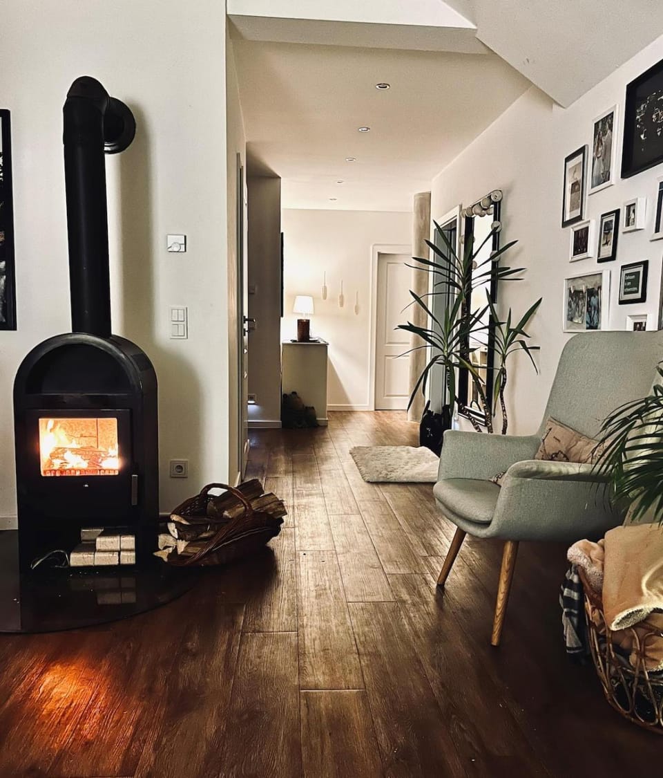 Living room, Seating area, fireplace