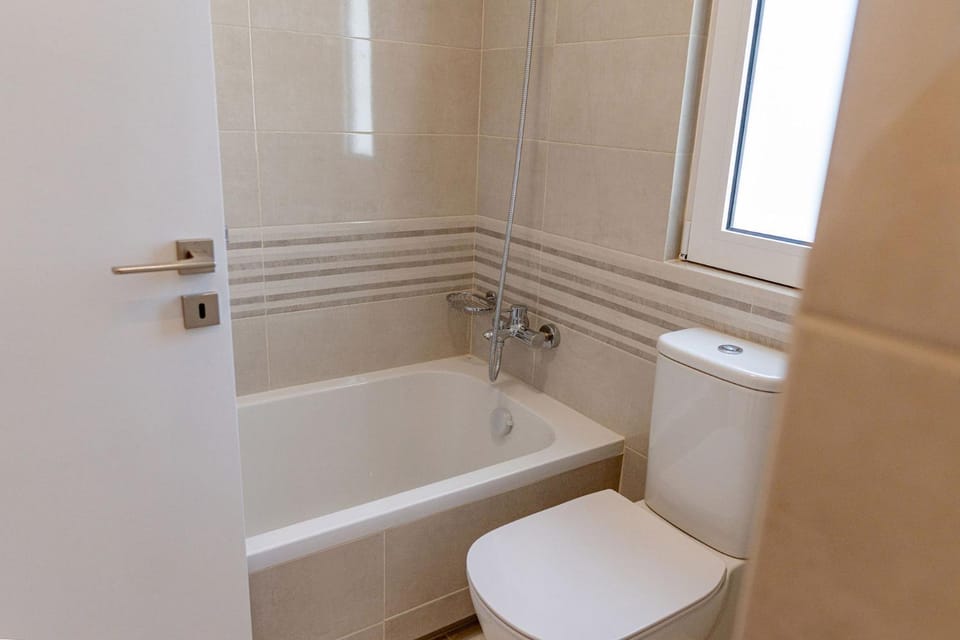 Shower, Toilet, Bathroom, Bath