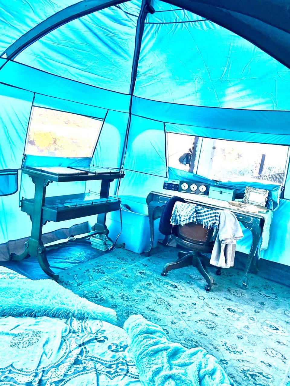 Glamping Cabin Tent Heated View Deck 2Acre Estate - Female Share Indoor - Men Share Outdoor - RG Cabin in Sherman Oaks