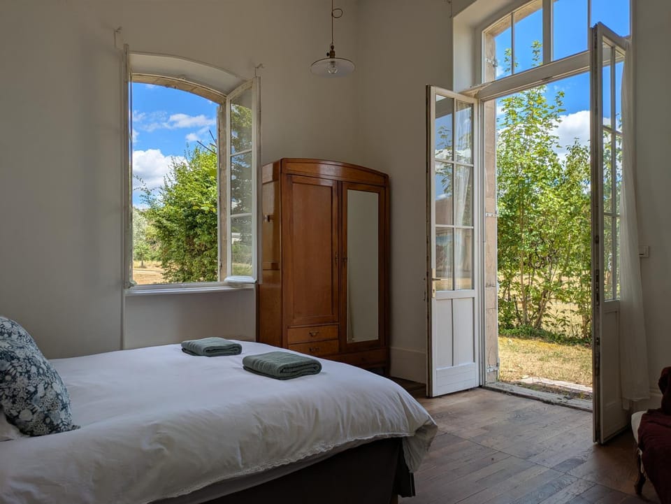 Bed, Photo of the whole room, Bedroom, wardrobe