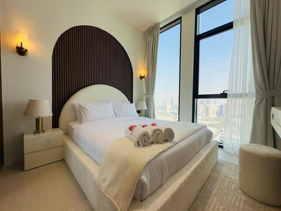 High-End Furnished Homey Elegant with Private Pool Apartment in Dubai