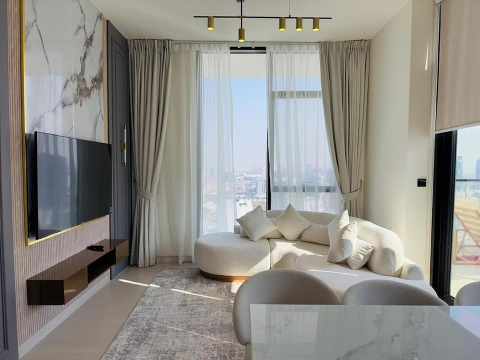 High-End Furnished Homey Elegant with Private Pool Apartment in Dubai