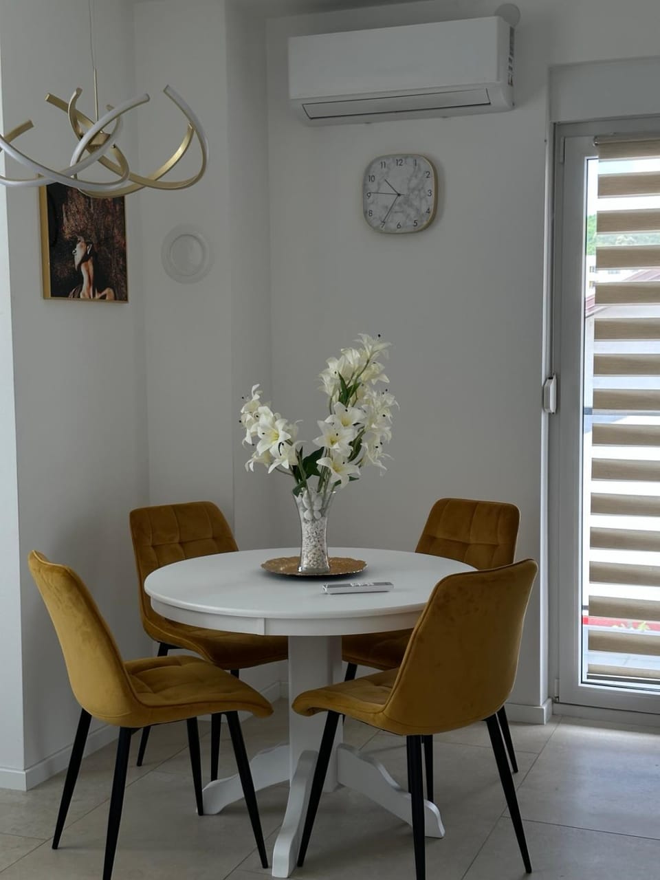 Seating area, Dining area