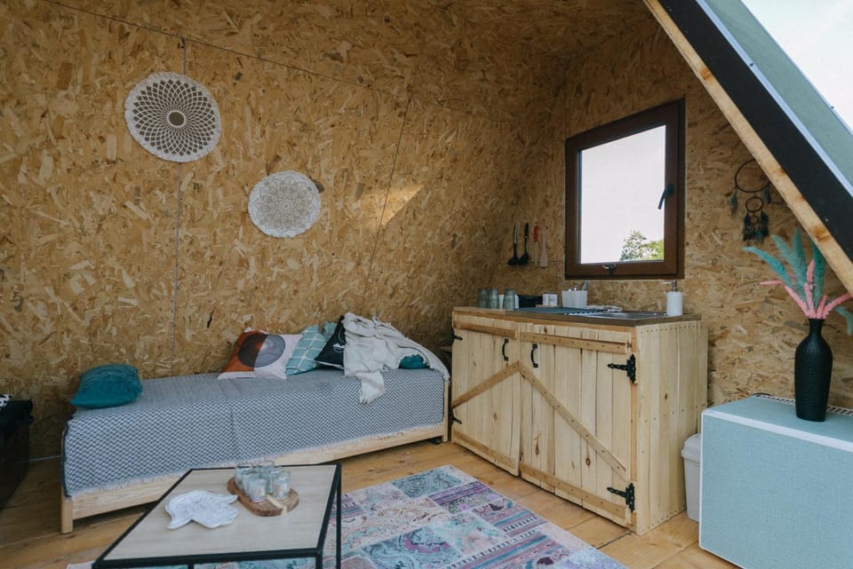 Bed, Kitchen or kitchenette