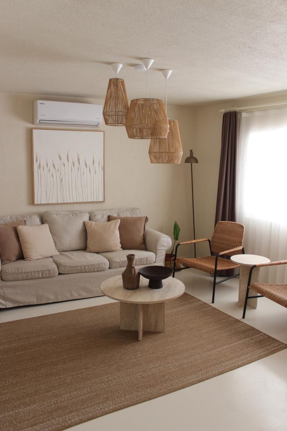 Living room, Seating area, air conditioner