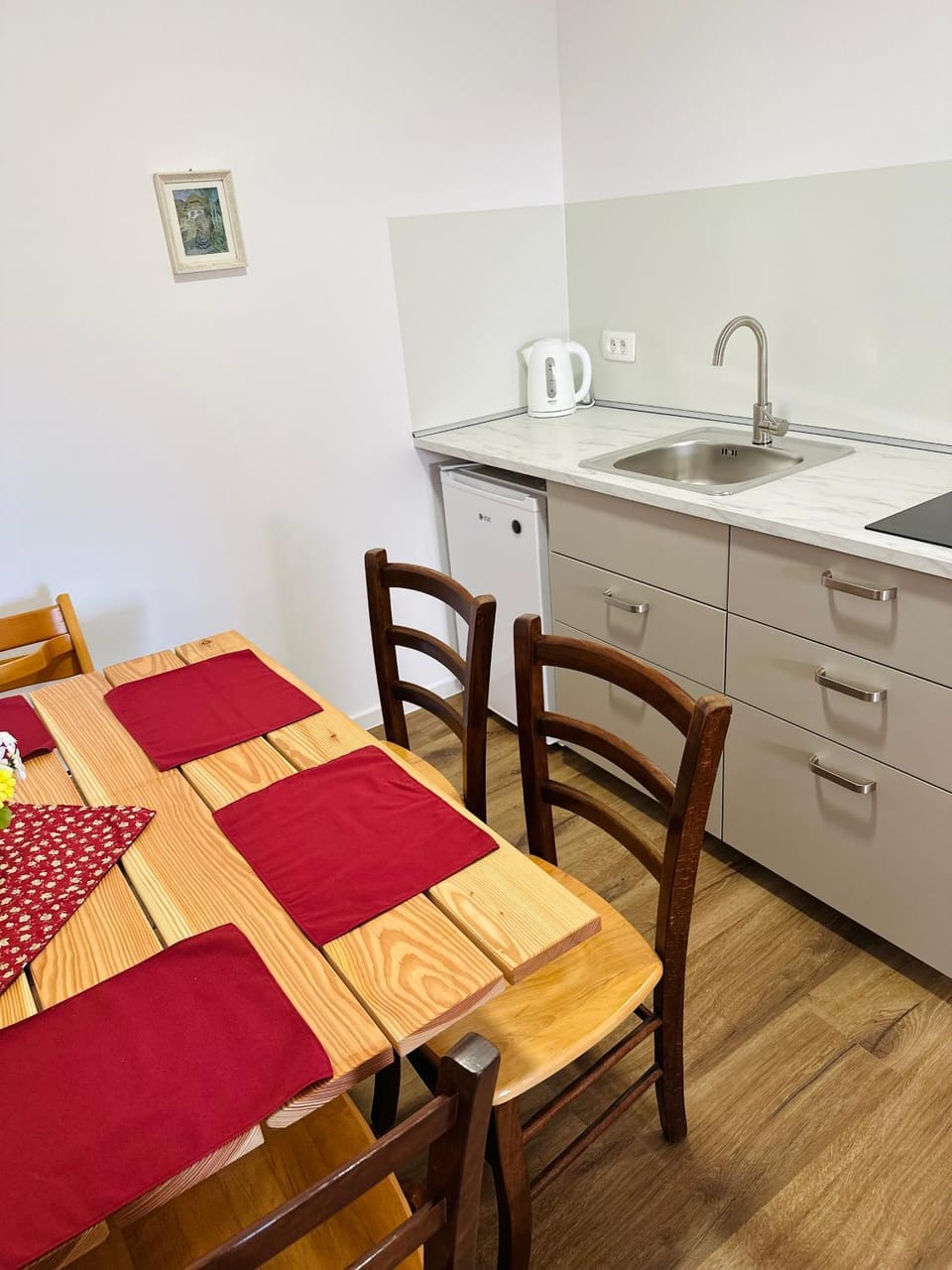 Kitchen or kitchenette, Dining area, kitchen
