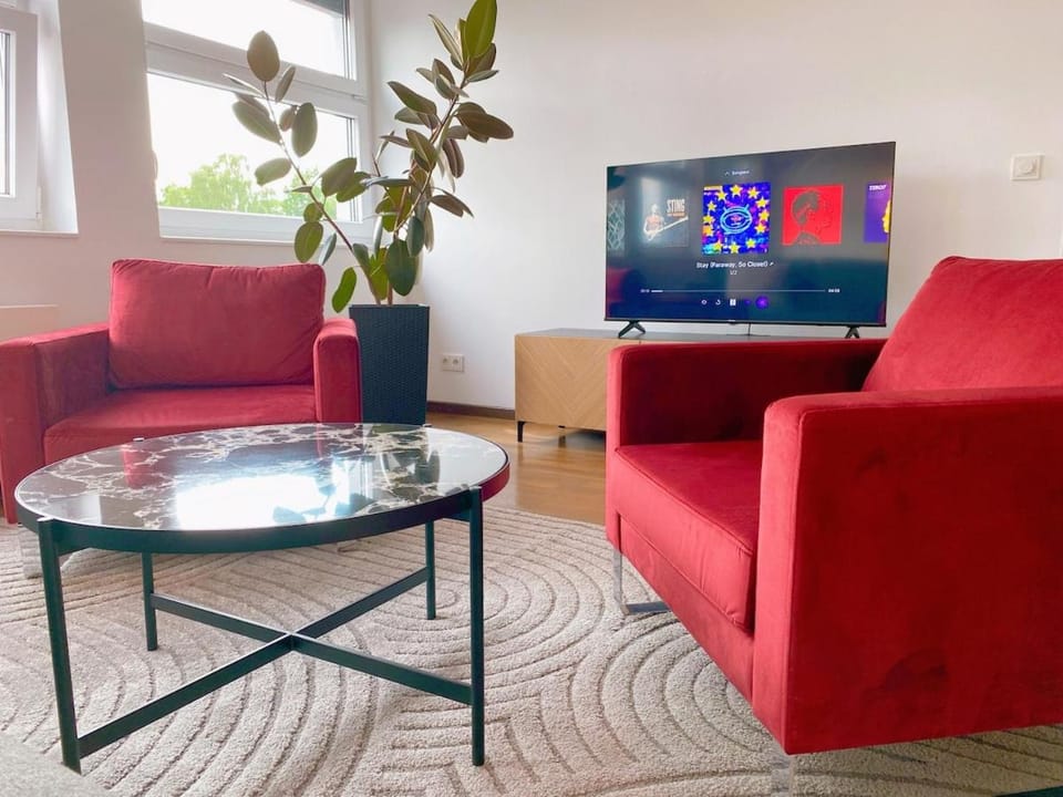 Communal lounge/ TV room, TV and multimedia, Living room, Seating area